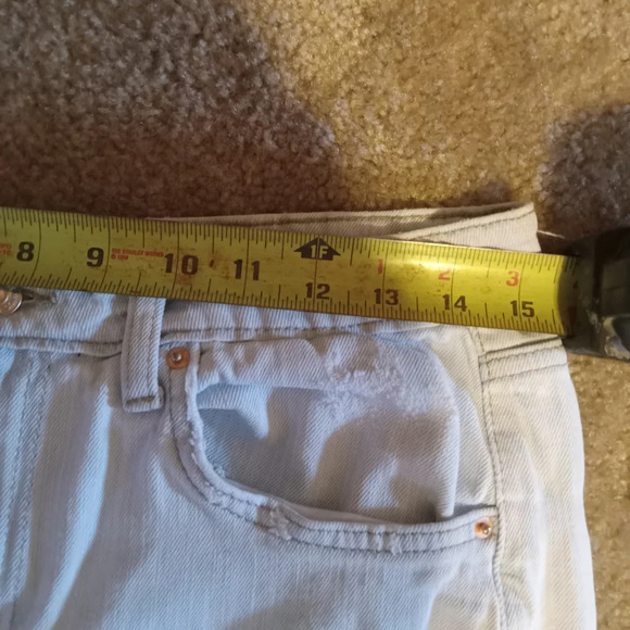 4/$15 Ultra Light Wash Highest Rise Mom Jean Wild Fable Distressed Size 8 - Picture 6 of 8